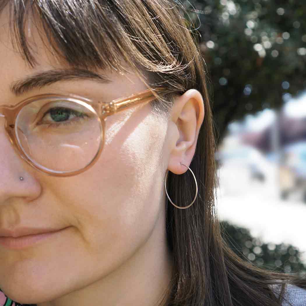 Boucles d'oreilles créoles demi-cercle martelées en argent sterling – 30 mm
