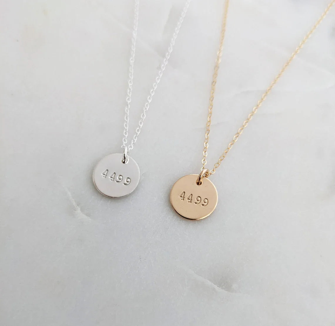 Collier d'épouse de policier – Numéro d'insigne estampillé à la main sur disque de 1,27 cm, or ou argent, chaîne de 45,72 cm