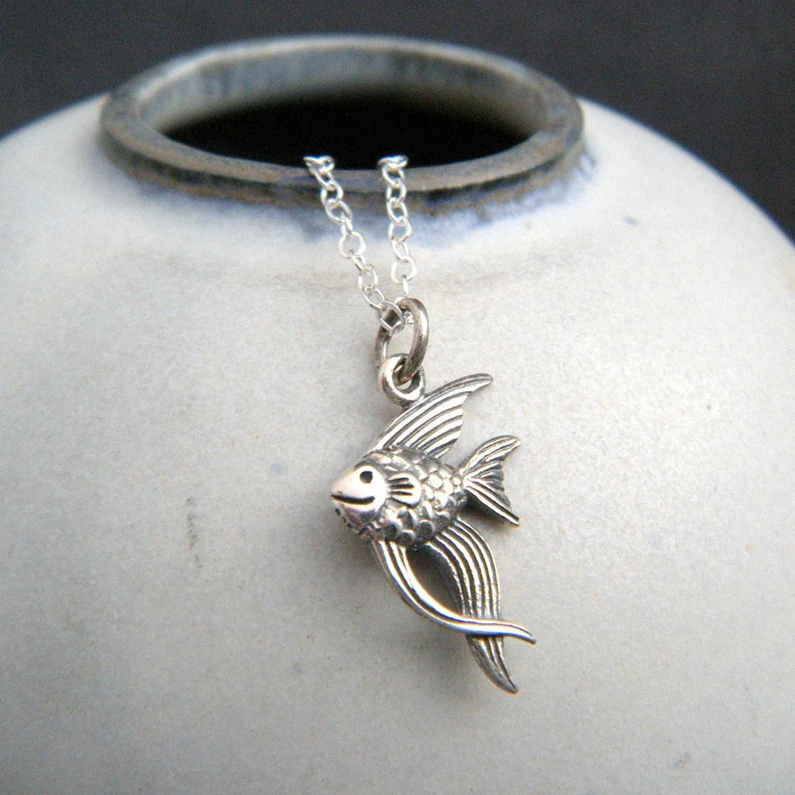 Collier Petit Poisson-ange – Breloque Océan en Argent Sterling sur Chaîne de 40 cm