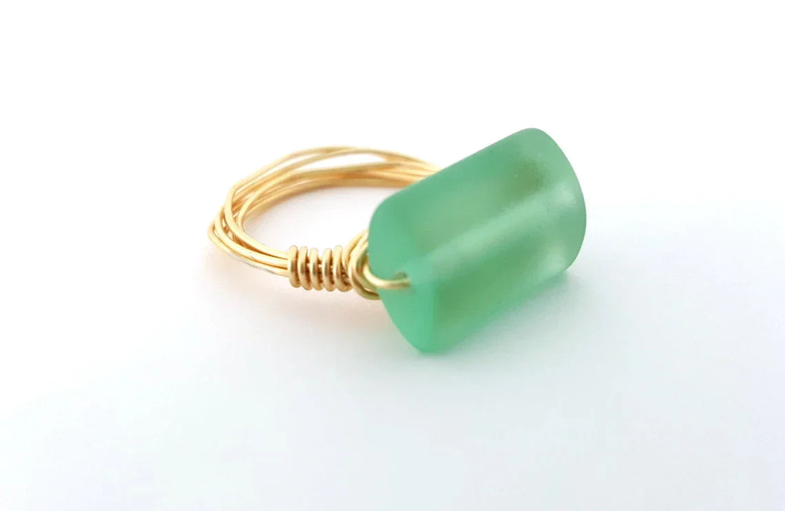 Bague en verre de mer aigue-marine - Bague en fil d'or enroulé - Taille de bague 6