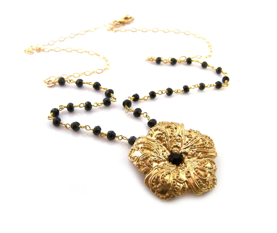 Collier en or rempli en fil enroulé, inspiré vintage, orné, en pierre précieuse onyx noir fleur d'or, pièce unique