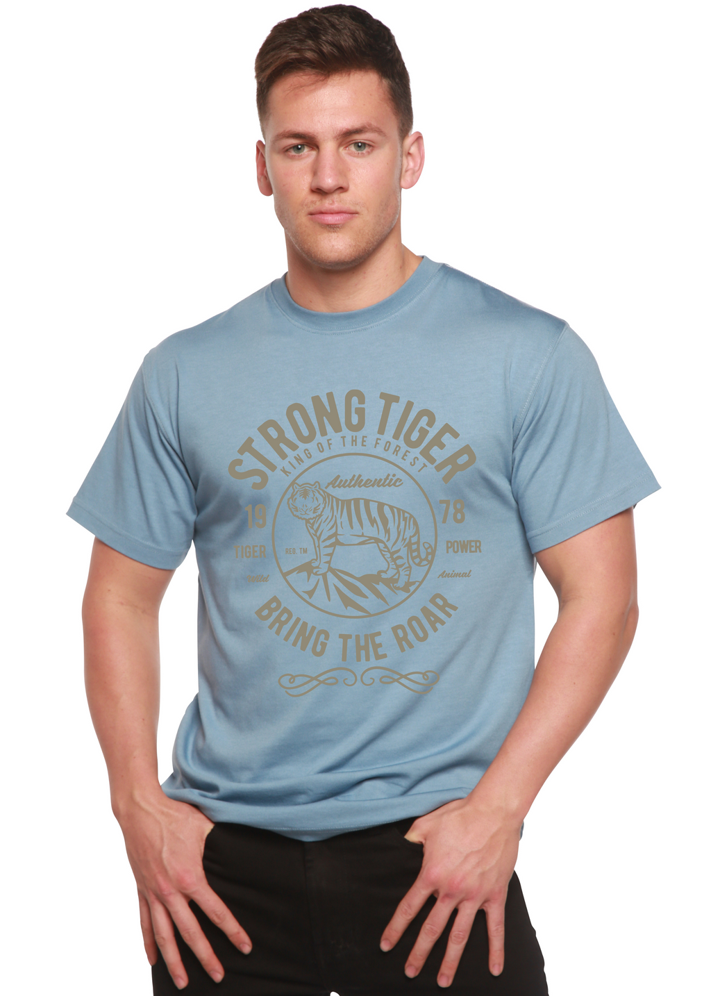 T-shirt à manches courtes et motif graphique Strong Tiger Spun Bamboo® en viscose de bambou/coton biologique pour homme