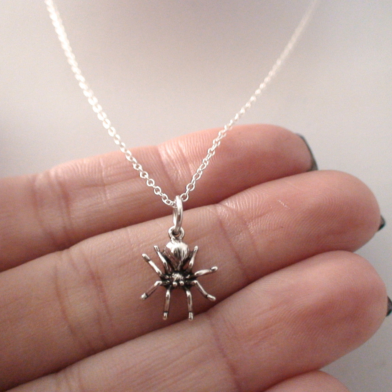 Mini collier araignée – Breloque en argent sterling sur chaîne de 40 cm