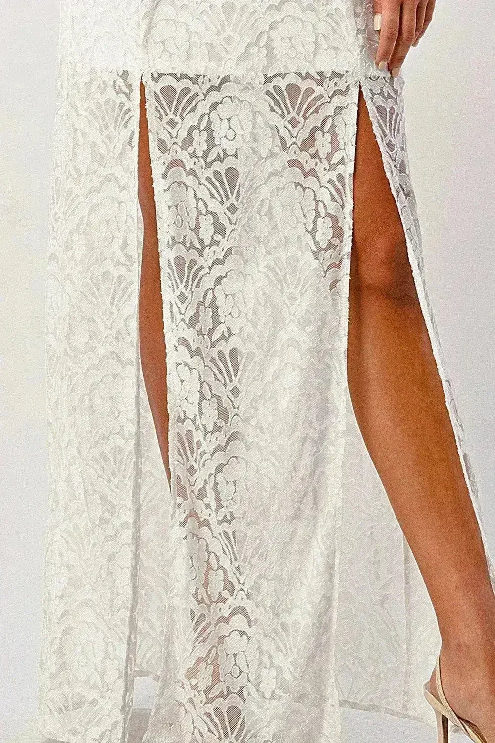 Robe longue noire en dentelle avec fente à l'avant Élégante - Femstylo