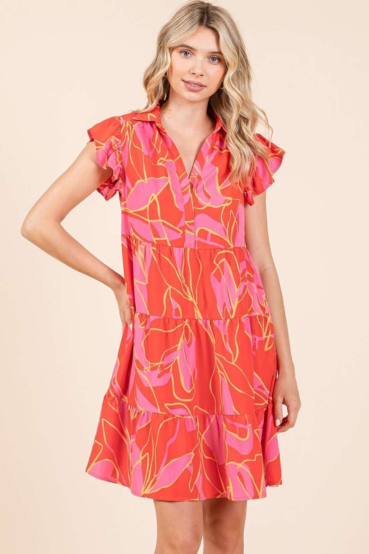 Robe trapèze courte à imprimé feuilles et volants aux manches pour l'été – Une robe légère, ludique et féminine avec des détails superposés
