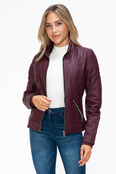 Veste double fermeture éclair superposée chaude, élégante pour femme avec capuche douillette en fausse fourrure, chic et confortable.