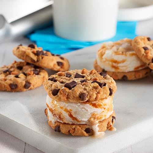Chips Ahoy! Biscuits croquants au chocolat, au caramel et aux pépites de chocolat, grand format, 393,5 g