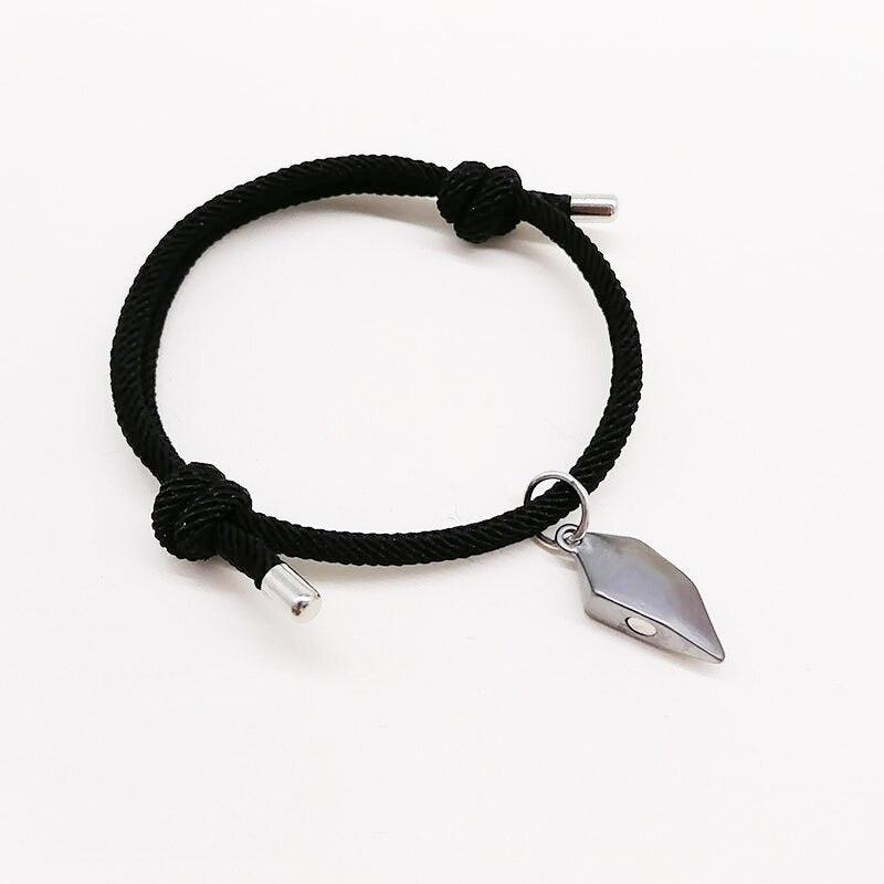2 Pièces Bracelet d'Amitié Assorti Cœur Couple Minimaliste Corde Tressée Magnétique Bracelet à Distance Magnétique Bracelet Cœur Assorti Pour Lui Elle Cadeau de Couple Pour Petite Amie Petit Ami Amant Épouse Mari