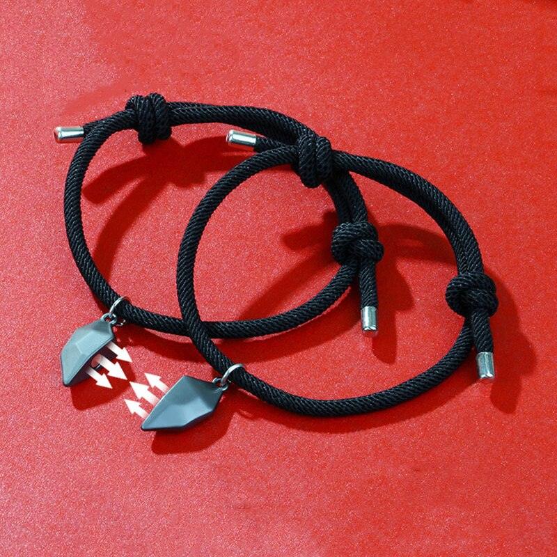 2 Pièces Bracelet d'Amitié Assorti Cœur Couple Minimaliste Corde Tressée Magnétique Bracelet à Distance Magnétique Bracelet Cœur Assorti Pour Lui Elle Cadeau de Couple Pour Petite Amie Petit Ami Amant Épouse Mari