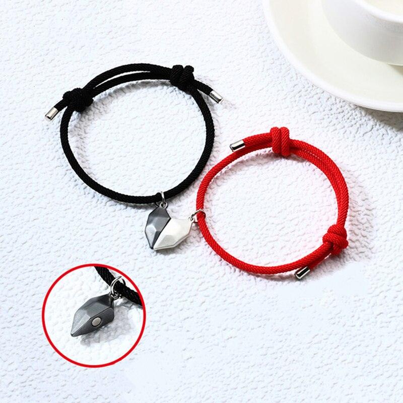 2 Pièces Bracelet d'Amitié Assorti Cœur Couple Minimaliste Corde Tressée Magnétique Bracelet à Distance Magnétique Bracelet Cœur Assorti Pour Lui Elle Cadeau de Couple Pour Petite Amie Petit Ami Amant Épouse Mari