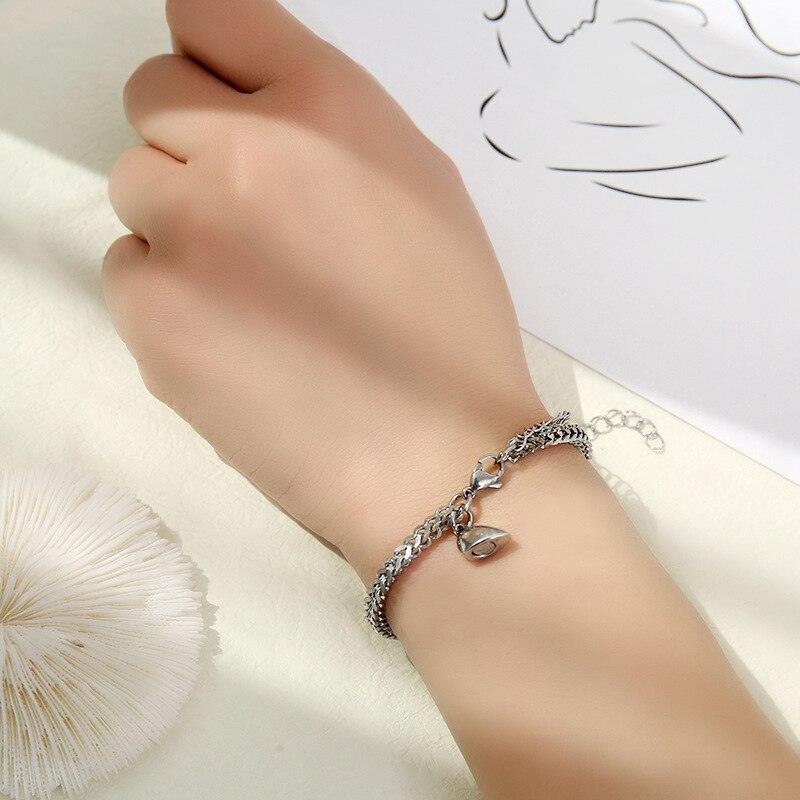 Lot de 2 bracelets magnétiques en acier inoxydable avec chaîne en acier inoxydable pour couple, homme et femme, couleur argent et or, cœurs magnétiques qui s'attirent mutuellement