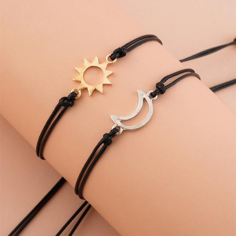 Lot de 2 bracelets de couple minimalistes avec pendentif soleil et lune, carte cadeau bijoux d'amour, bracelets en corde tressée réglables, bracelets de promesse d'amitié assortis pour meilleurs amis et couples