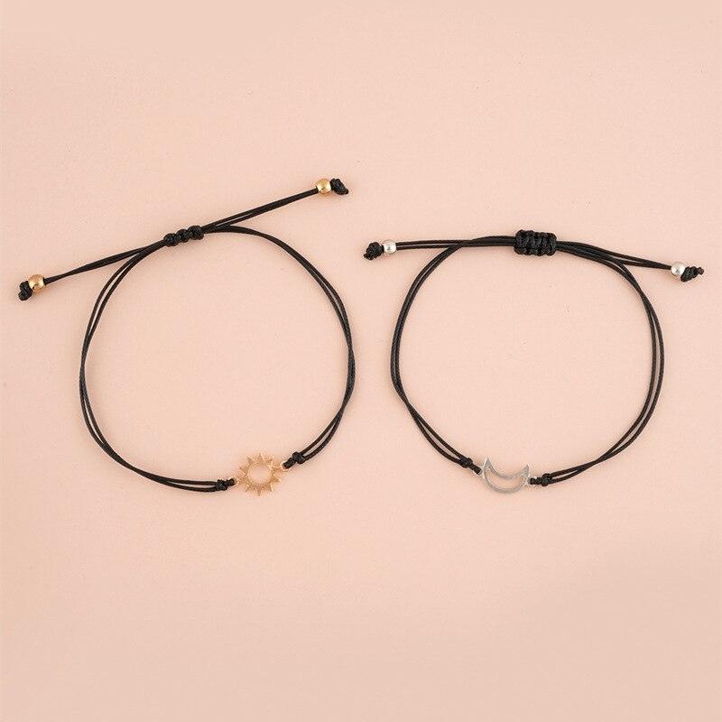 Lot de 2 bracelets de couple minimalistes avec pendentif soleil et lune, carte cadeau bijoux d'amour, bracelets en corde tressée réglables, bracelets de promesse d'amitié assortis pour meilleurs amis et couples