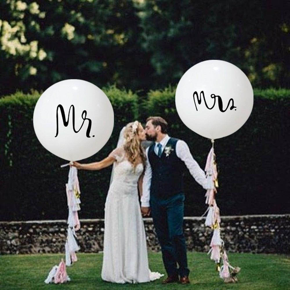 Lot de 2 ballons ronds en latex de bonne qualité de 36 pouces imprimés "Mr & Mrs" noirs et blancs pour mariage heureux et Saint-Valentin