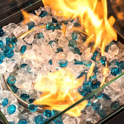 Table foyers au gaz propane d'extérieur en rotin de 32 po avec plateau en tuiles