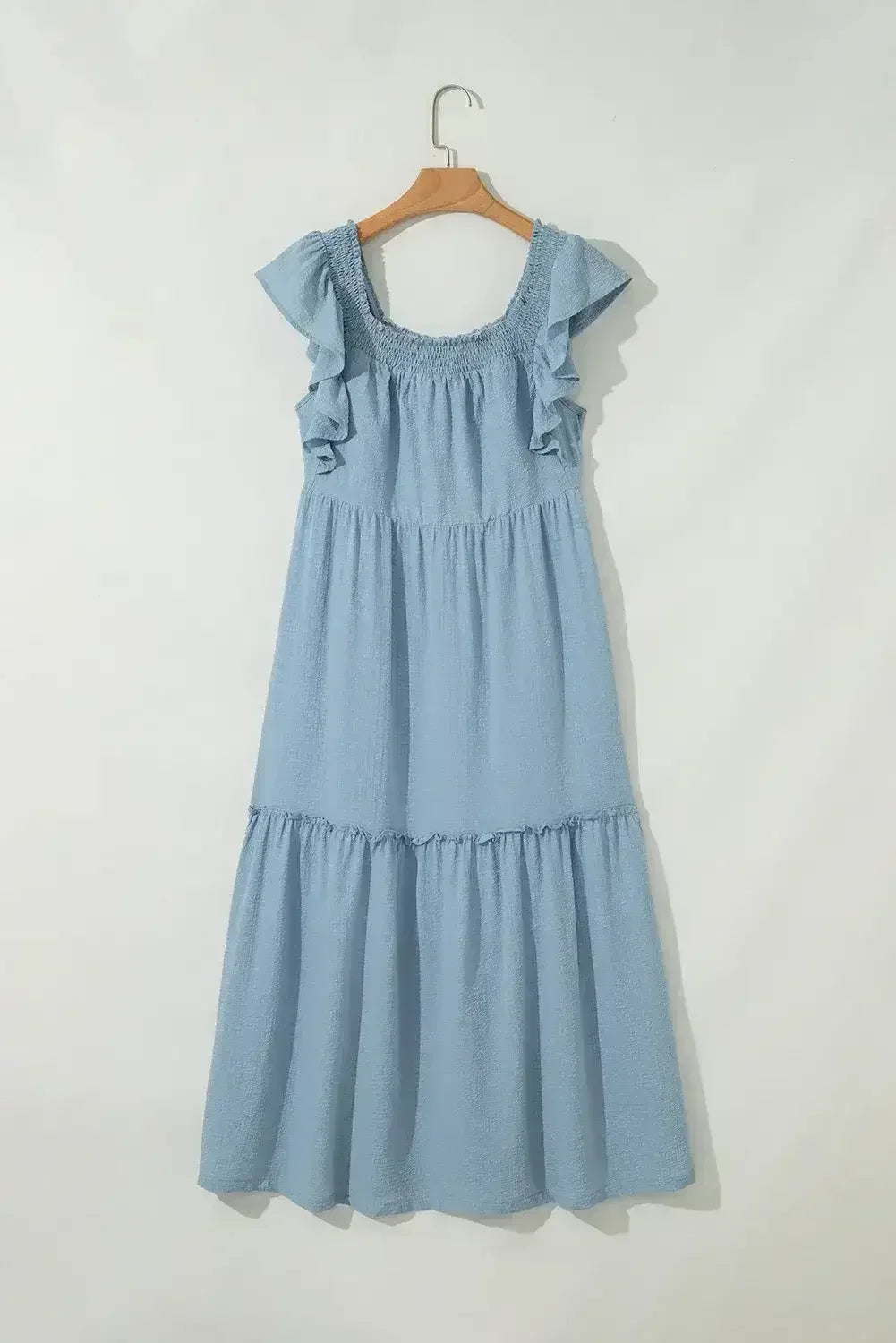 Robe longue texturée étagée à col carré et manches courtes volantées violette