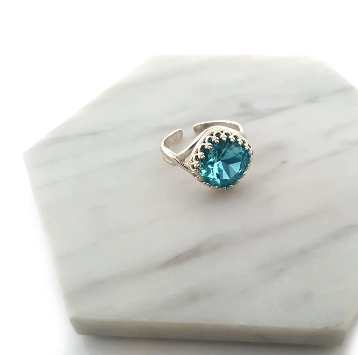 Bague réglable en argent sterling avec topaze bleue et cristaux Swarovski – Bague à déclaration de pierre de naissance de décembre