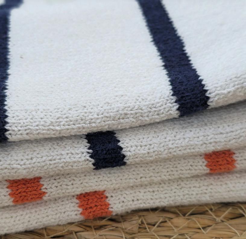 Cardigan en maille boutonnée pour femme avec manches courtes rayées