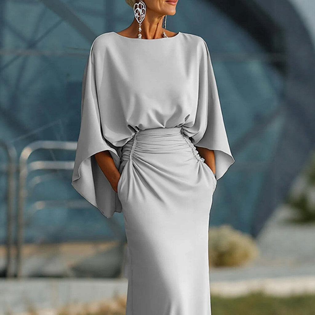 Robe longue élégante pour femme, dos nu, plissée, manches chauve-souris — Robe sirène argentée