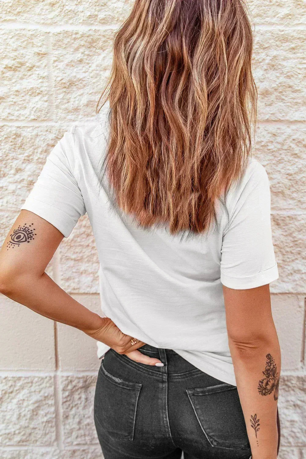 T-shirt à carreaux blancs avec lettres MAMA