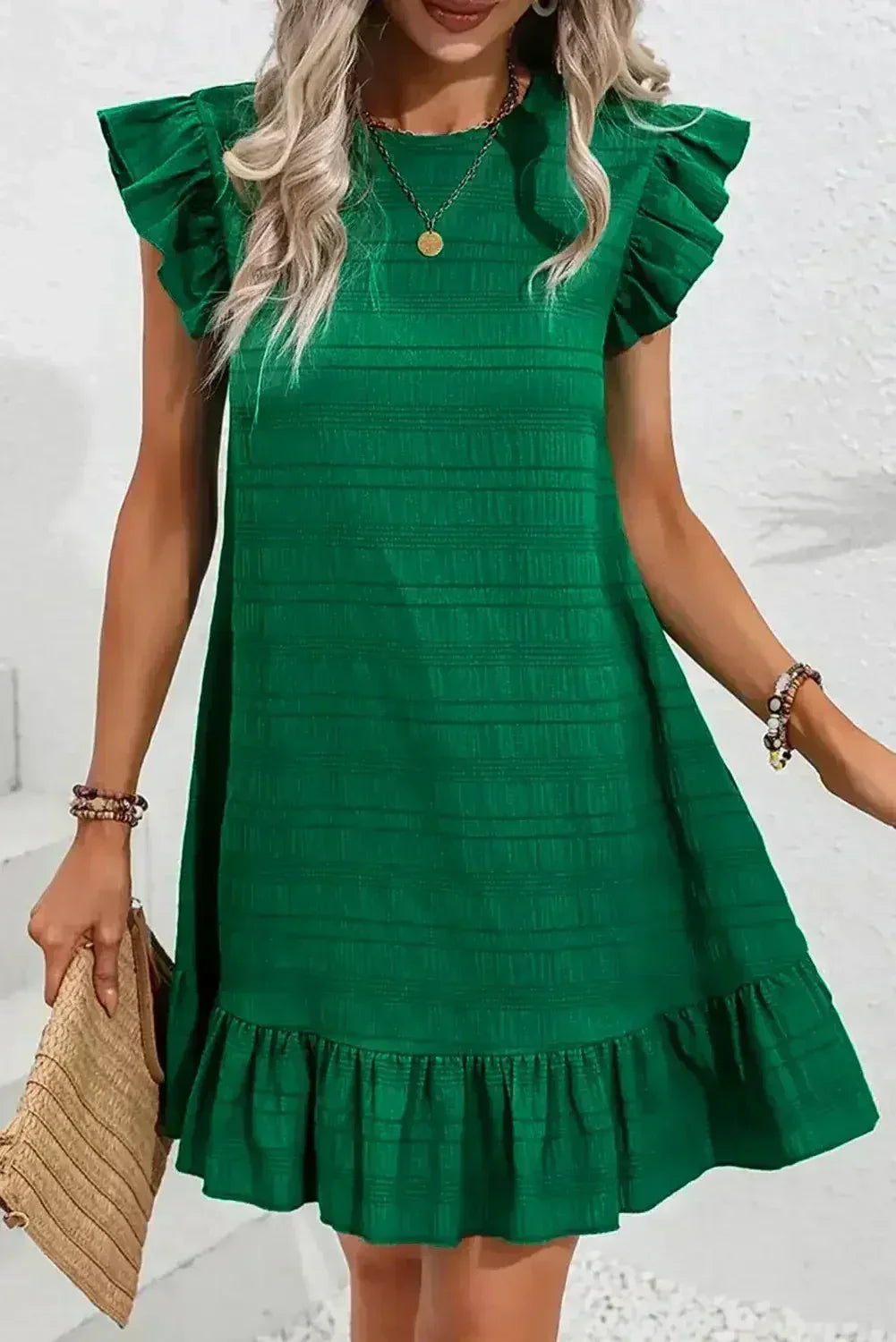 Robe courte volantée bleu foncé texturée à manches flottantes