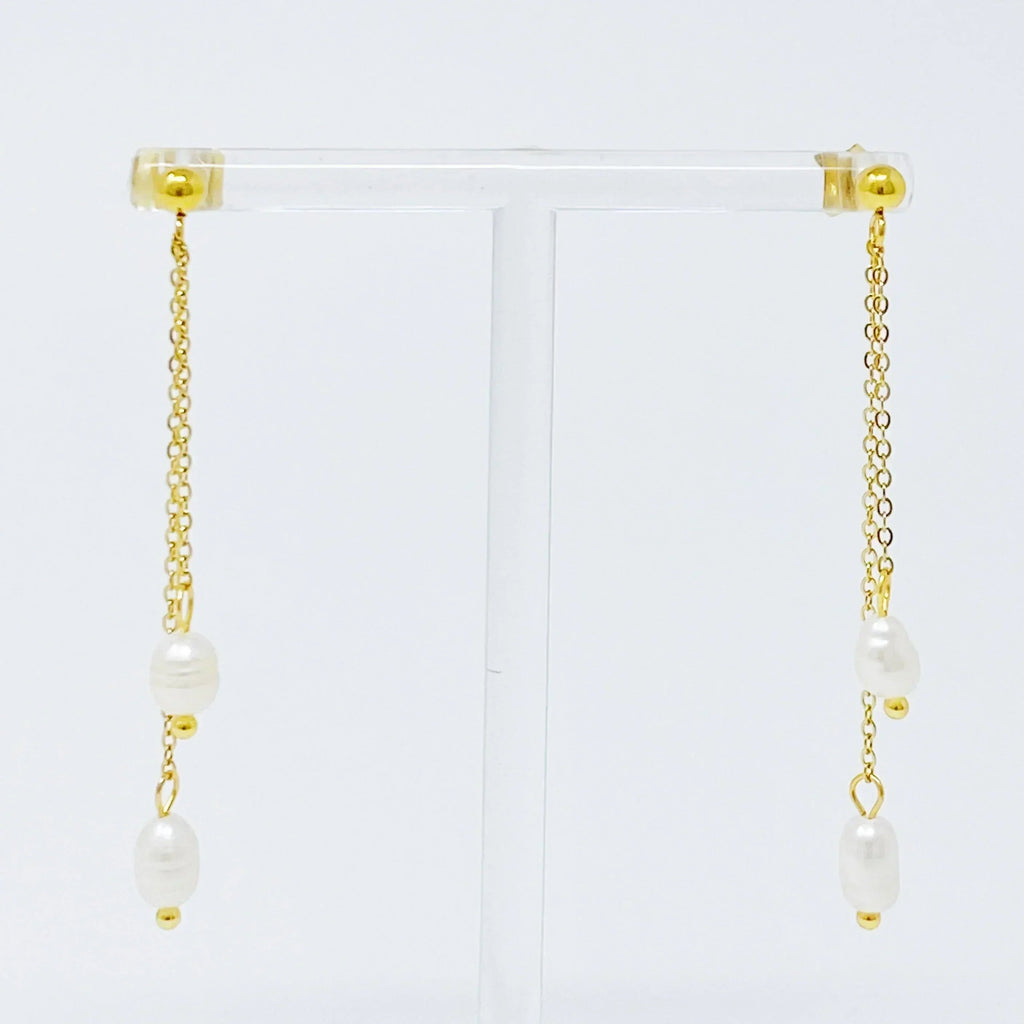 Perles d'eau douce sur boucles d'oreilles pendantes