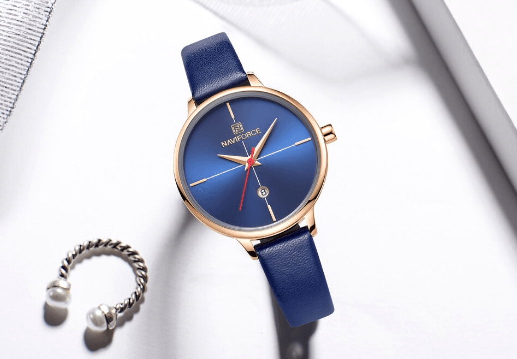 Montre de Luxe Femme avec Bracelets en Cuir Boîtier en Acier Brillant Verre Anti-rayures Design Unique Cadeau Parfait