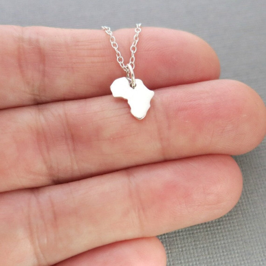 Mini Collier Afrique – Pendentif Continent en Argent Sterling sur Chaîne de 40 cm