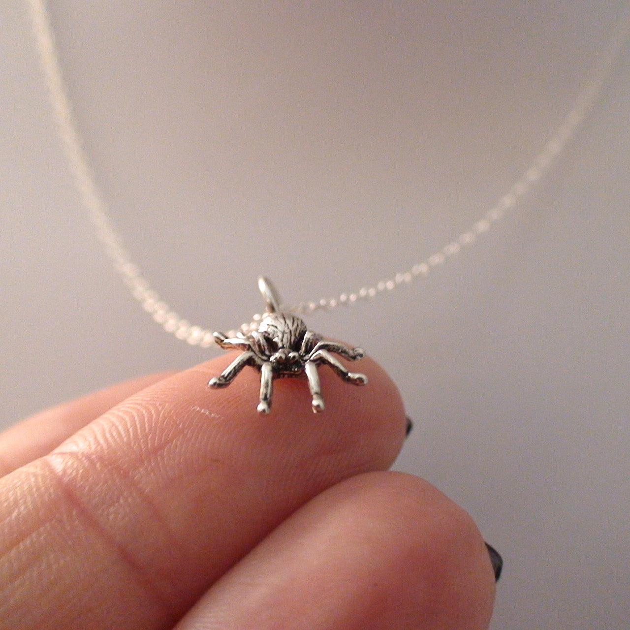 Mini collier araignée – Breloque en argent sterling sur chaîne de 40 cm