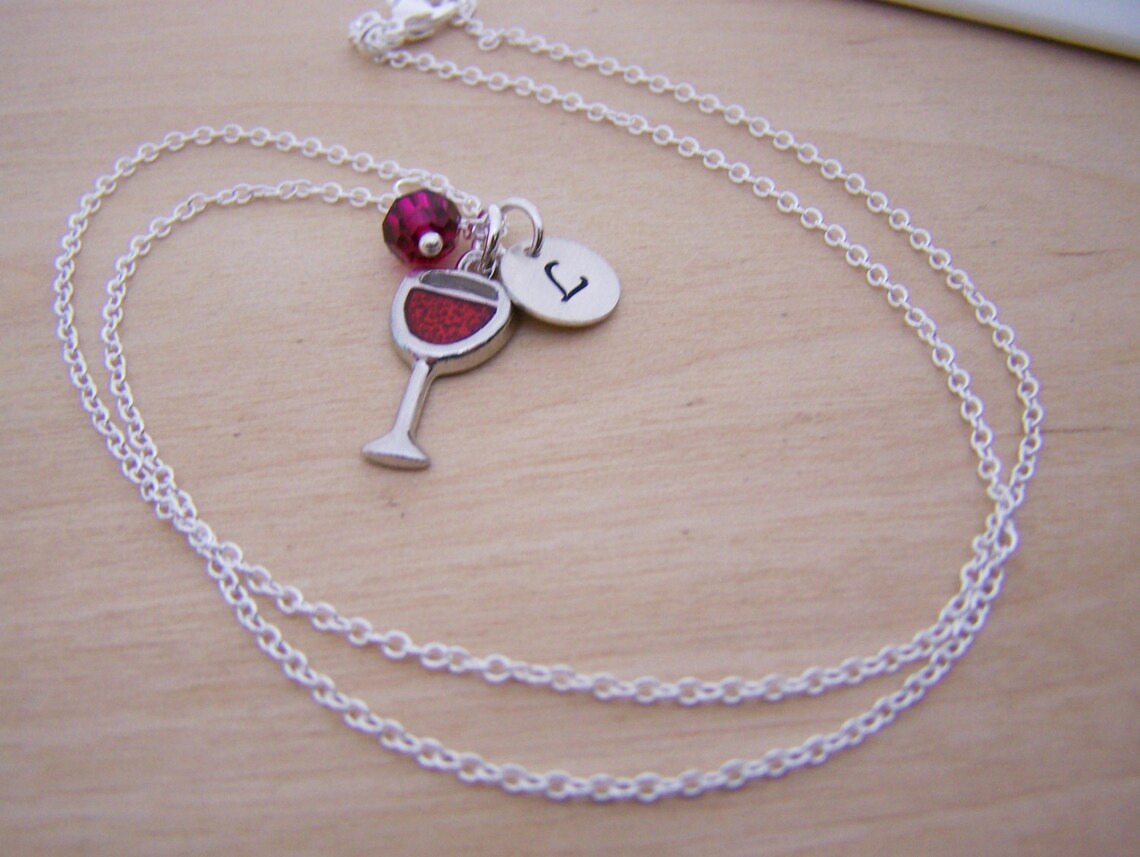 Collier personnalisable en verre de vin – Chaîne en argent sterling avec pierre de naissance et initiale