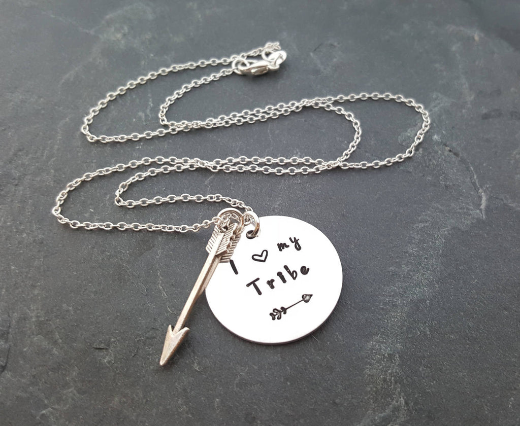 Collier « I Love My Tribe » – Bijou Estampillé à la Main en Aluminium et Argent Sterling