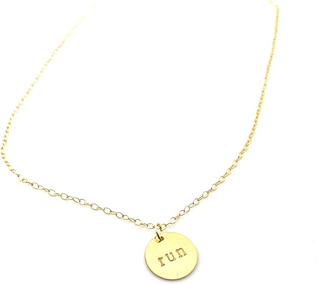 Breloque « Run » estampillée à la main – Pendentif disque en or rempli 14 carats – Bijoux de fitness pour coureurs
