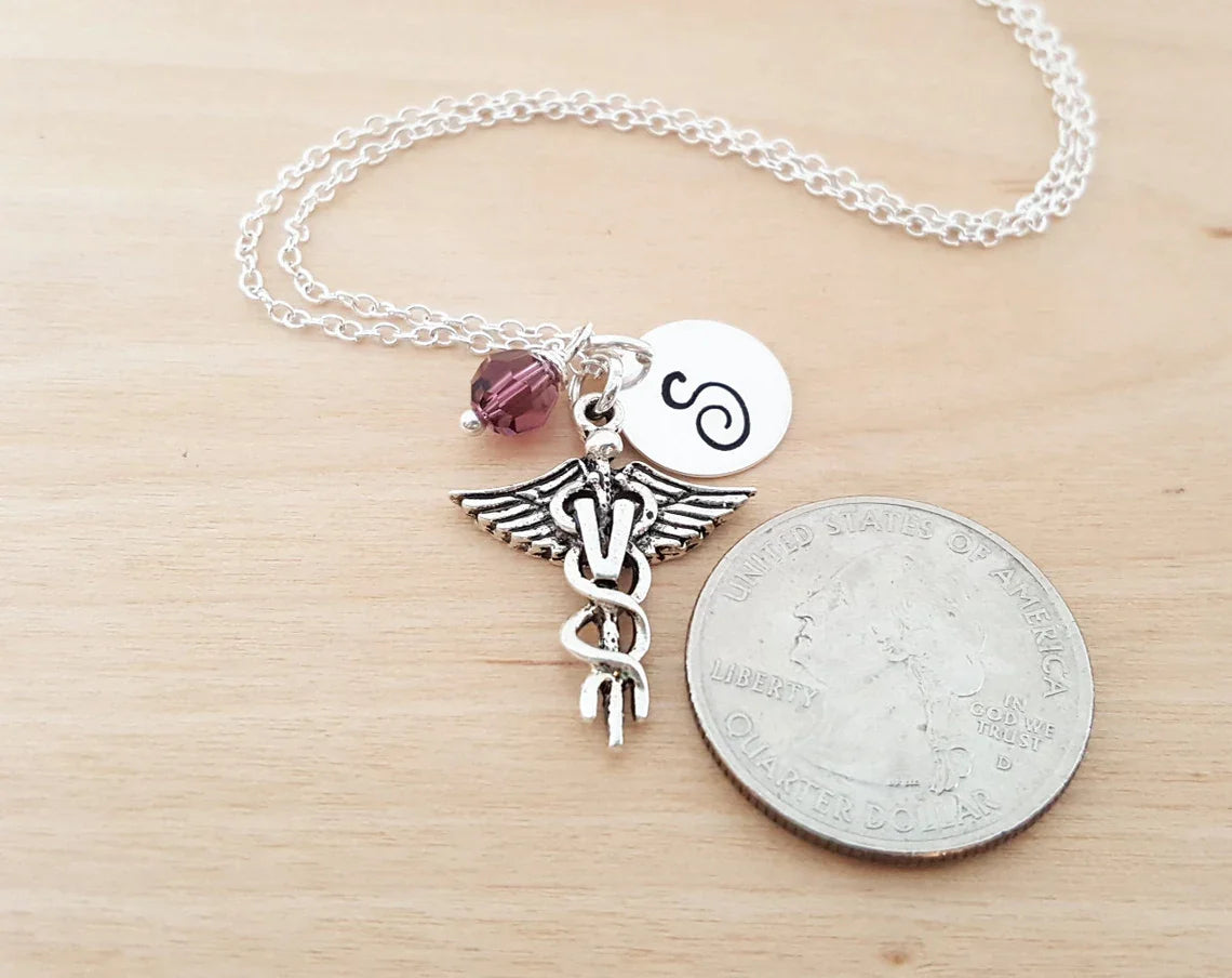 Collier personnalisé en argent sterling « Vétérinaire »
