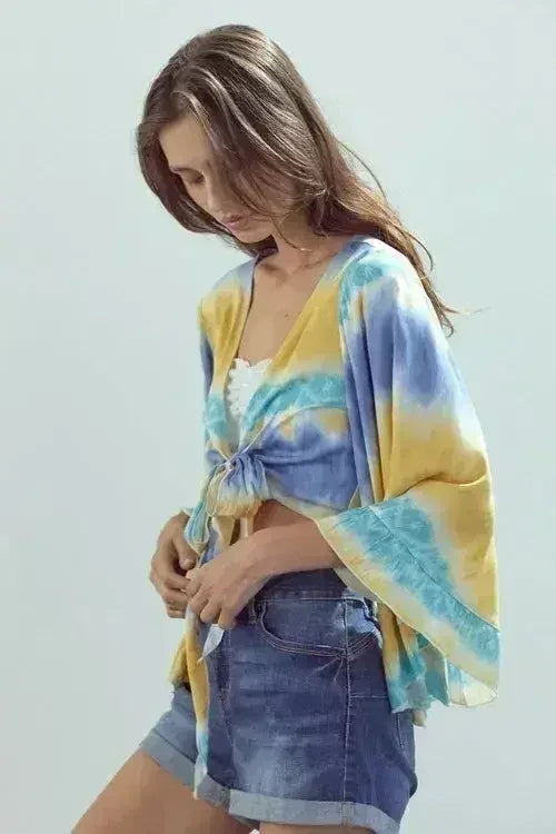 Crop top Tie-Dye à Manches Cloche – Manches Fluides et Design Élégant