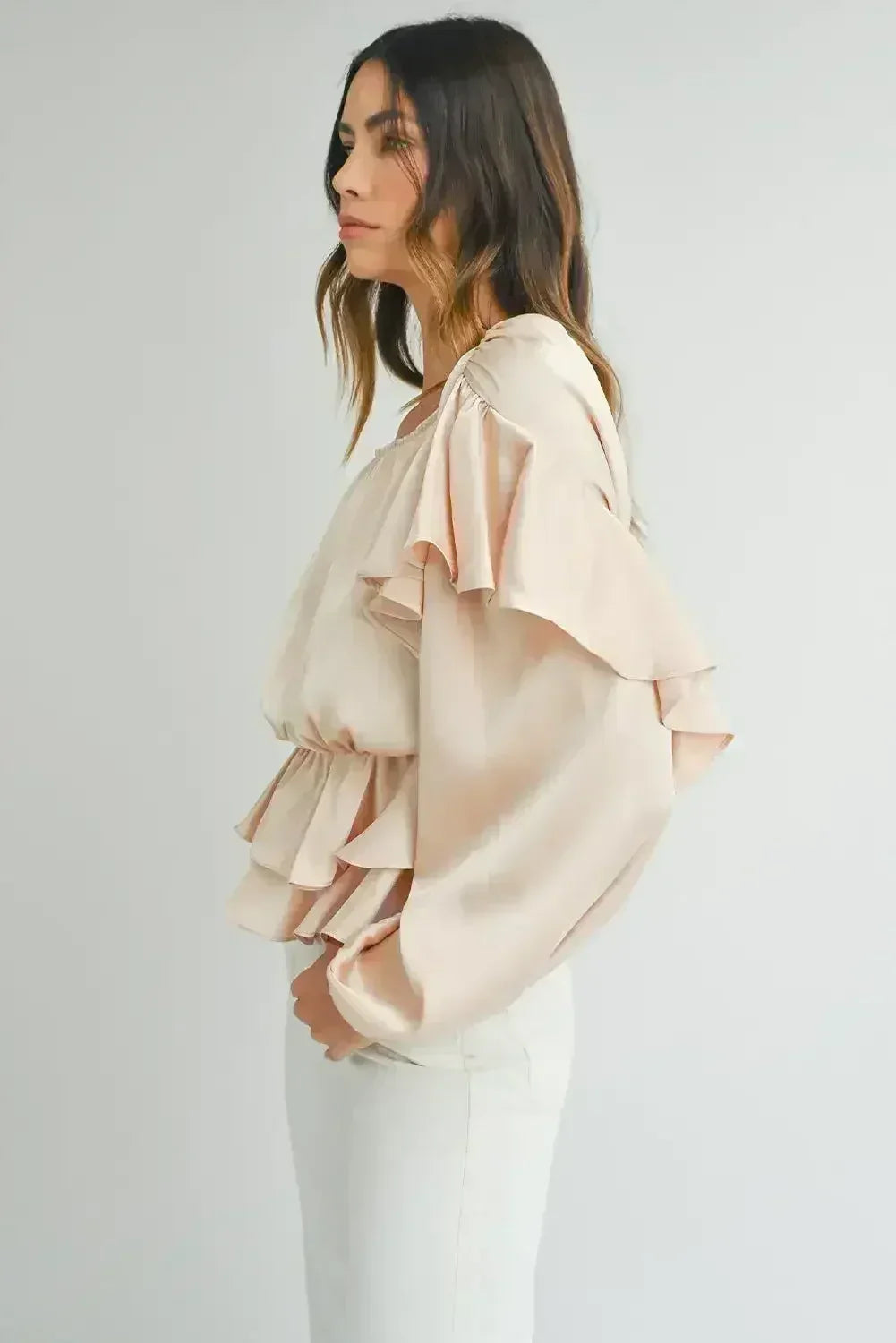 Chemisier péplum à volants dos découpé à lacer couleur avoine | Femstylo
