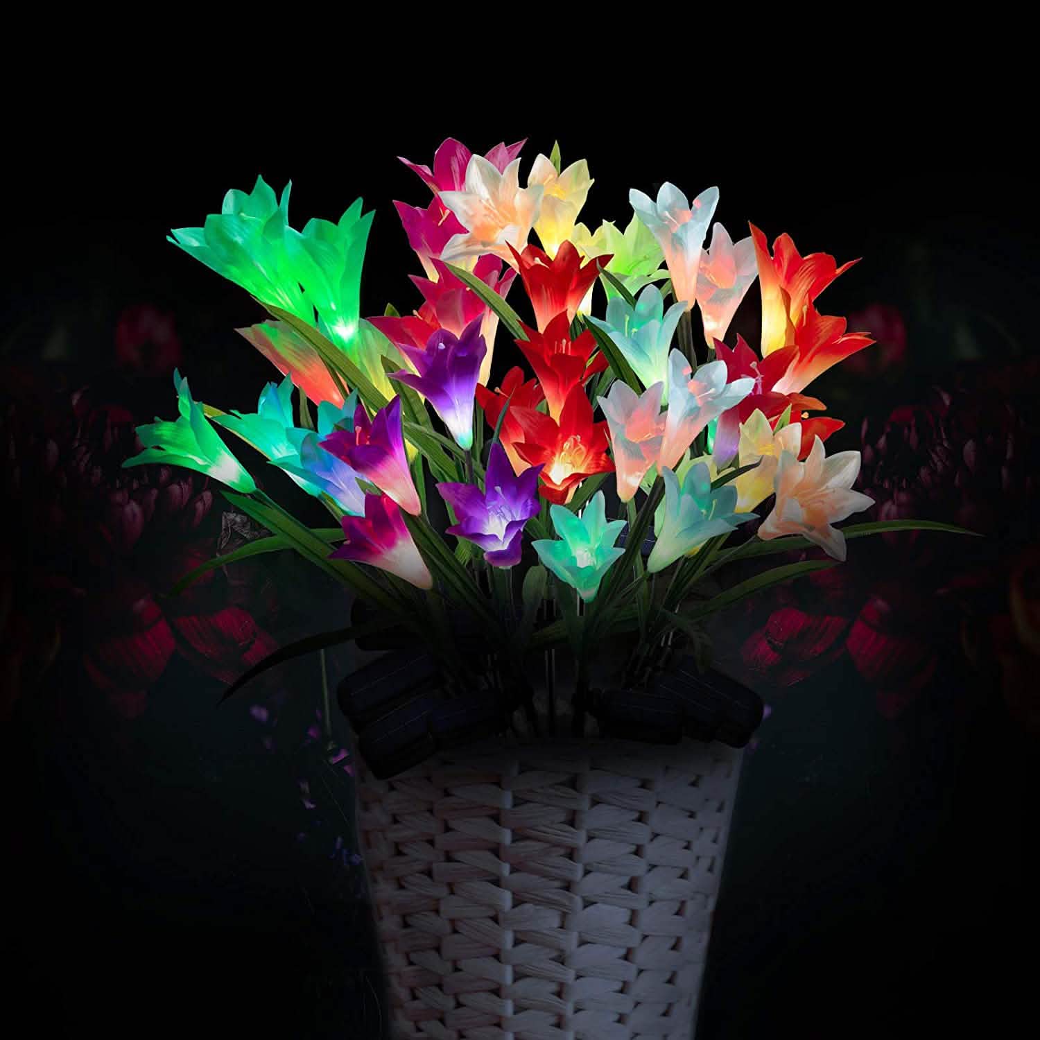 Lot de 4 : Lampes solaires de jardin à changement de couleur avec 16 grandes fleurs de lys