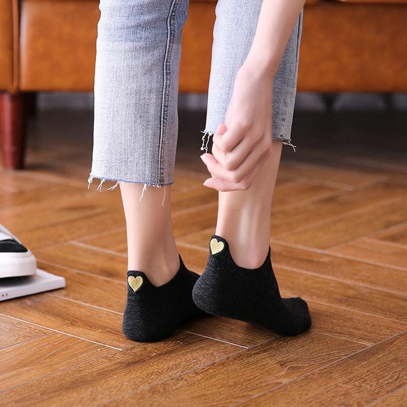Lot de 4 paires de chaussettes fantaisie en coton antidérapant, invisibles, pour femme, motif cœur brodé, printemps, décontractées et amusantes