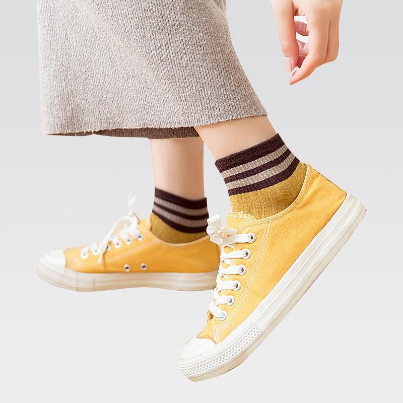 Lot de 4 paires de chaussettes fantaisie en coton antidérapant, invisibles, pour femme, motif cœur brodé, printemps, décontractées et amusantes