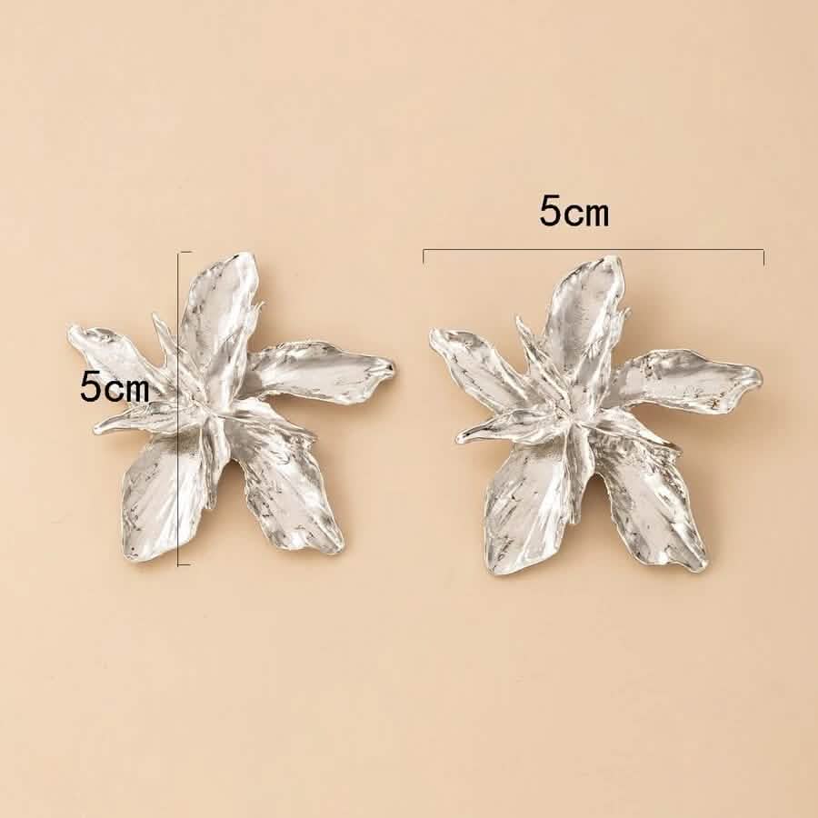 Lot de 4 paires de boucles d'oreilles clous en métal texturé motif fleur pour femme