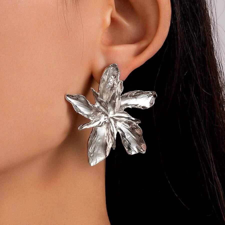 Lot de 4 paires de boucles d'oreilles clous en métal texturé motif fleur pour femme