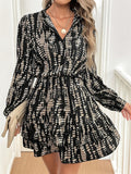 Robe courte à manches longues imprimée bleu marine élégante et chic pour toutes les occasions
