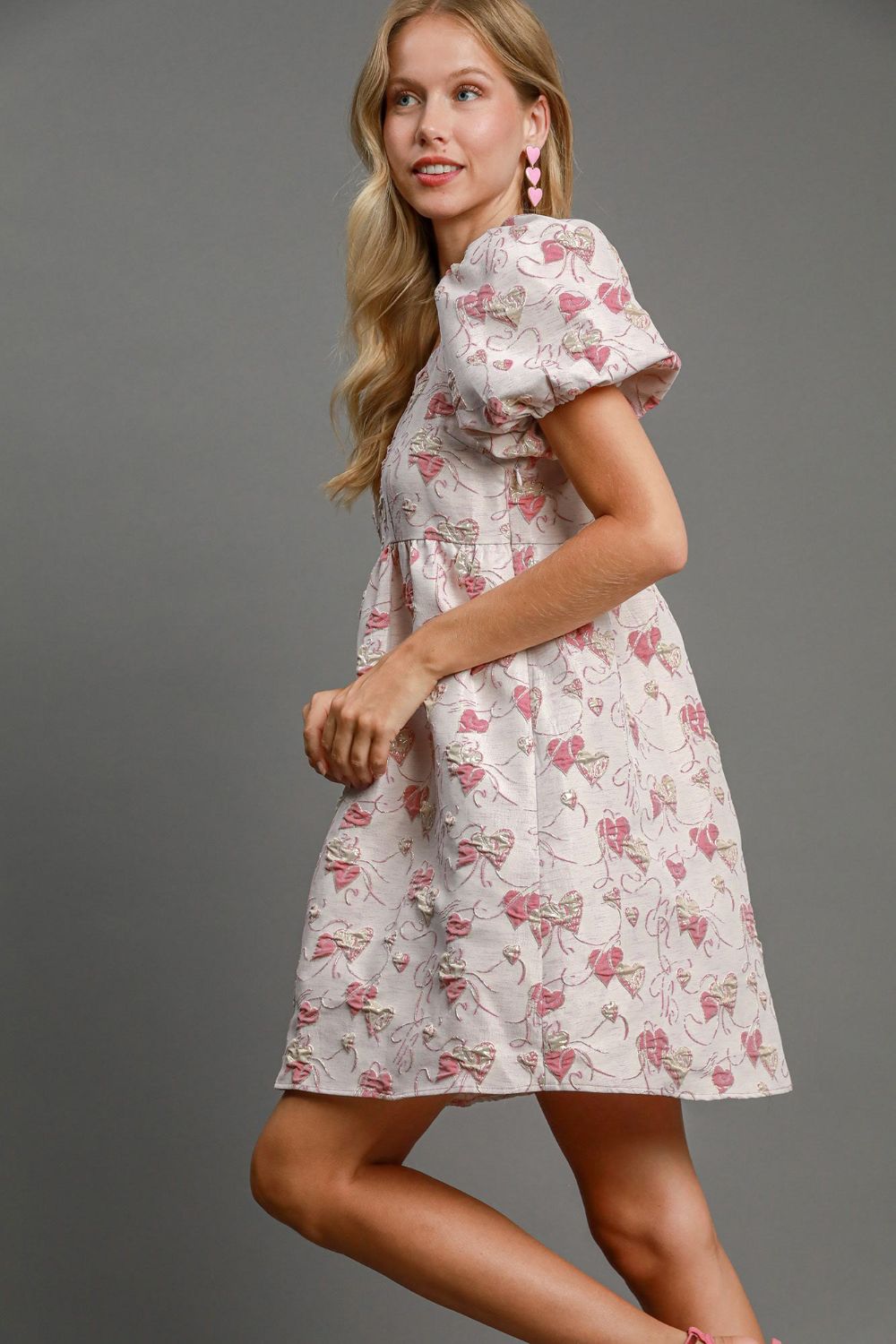 Mini-robe jacquard cœur à col carré et manches bouffantes – Robe romantique en jacquard cœur, Robe à manches bouffantes, Mini-robe à col carré, Robe chic pour un rendez-vous galant, Robe élégante à manches bouffantes