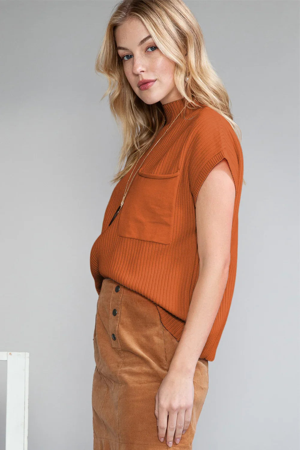 Pull à manches courtes en maille côtelée Gold Flame avec poches plaquées