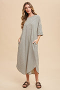 Robe longue mi-mollet rayée à col rond, douce et élégante, de conception classique