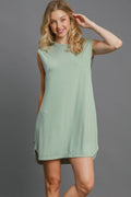 Robe mini sans manches à encolure ronde et ourlet asymétrique – Robe asymétrique tendance, Robe mini sans manches, Robe à ourlet incurvé, Robe flatteuse à col rond, Robe asymétrique chic