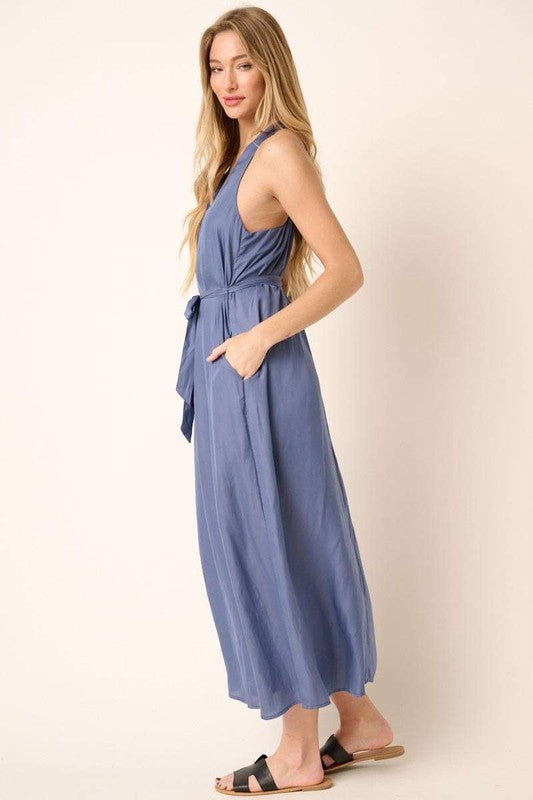 Robe longue maxi débardeur col en V ceinturée au dos croisé pour femmes – Une robe longue maxi chic, élégante et flatteuse avec un détail dos croisé unique
