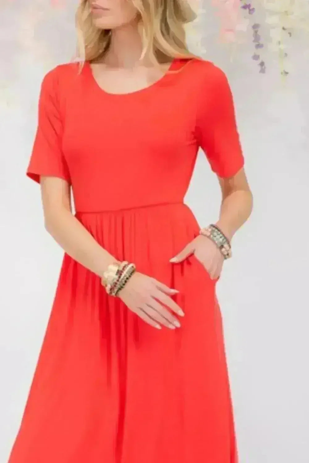 Robe longue à manches courtes et col rond avec poches grande taille - Femstylo