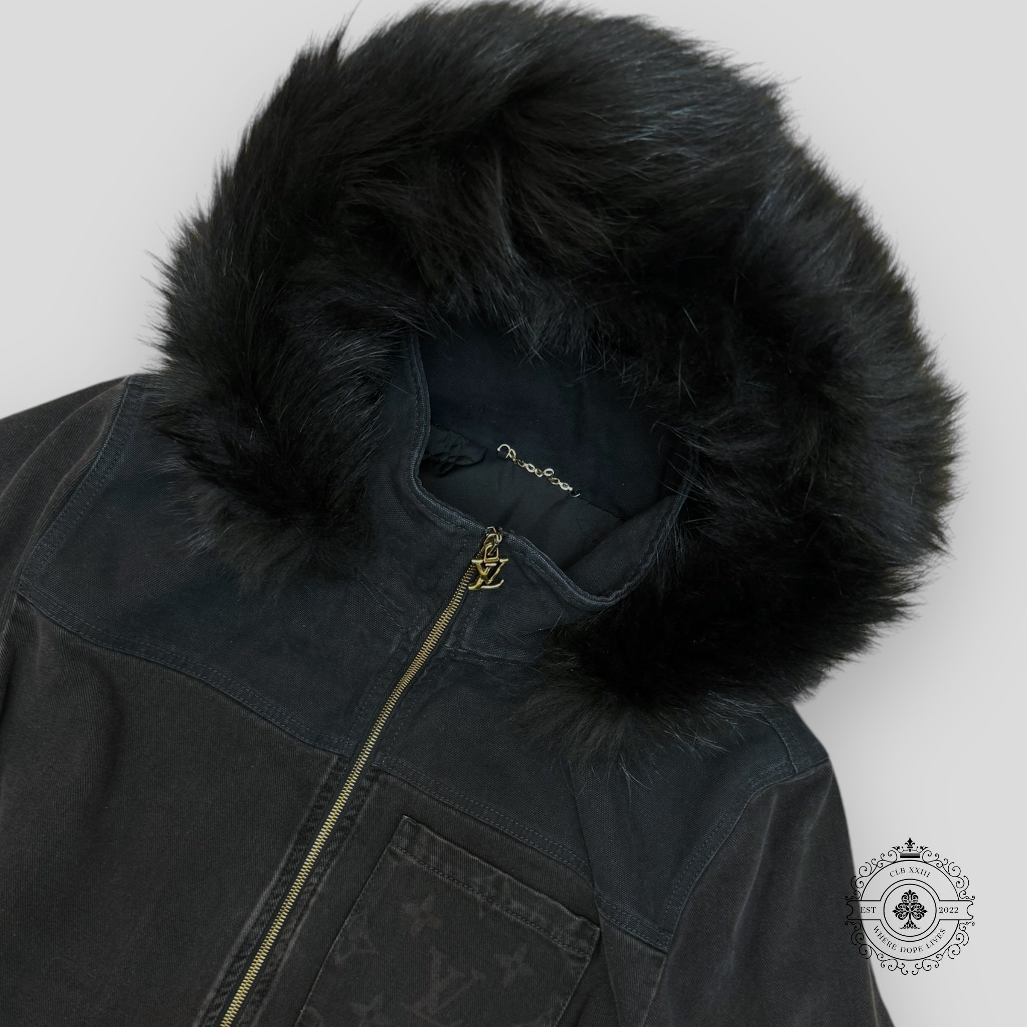 Blouson Louis Vuitton en denim avec capuche en fourrure