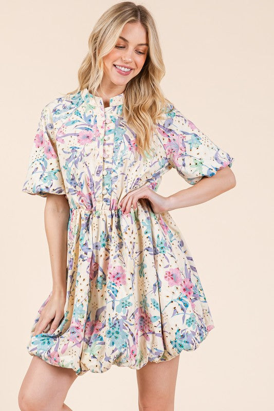 Nouvelle robe chemise courte à manches bouffantes et dentelle ajourée florale pour femme – Mini robe chemise élégante, tendance, chic et féminine avec manches bouffantes et dentelle ajourée florale