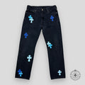 Jean Chrome Hearts avec patch croix bleue